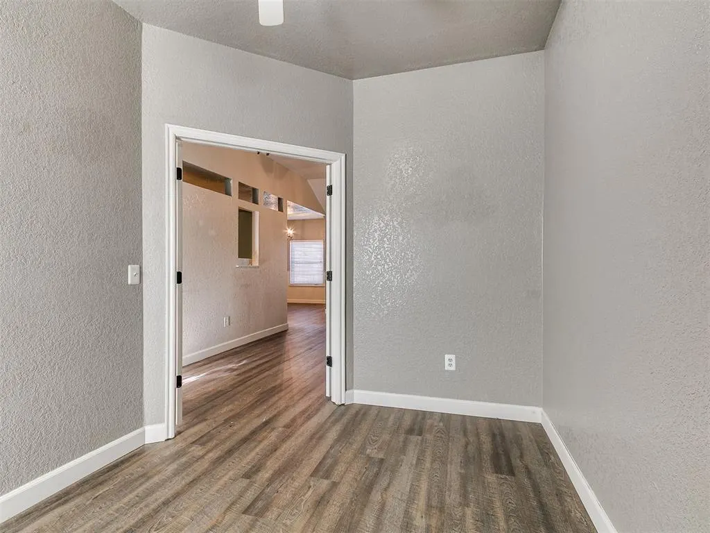Photo 16 — 617 W Golden Eagle Drive, Norman, OK 73072