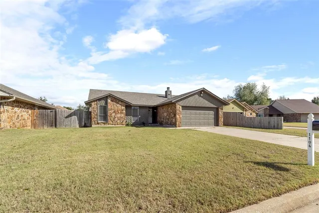 Photo 5 — 1104 Victor Court, Oklahoma City, OK 73130