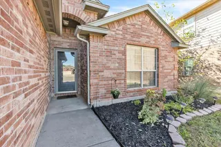 Sold home at 8908 NW 104th Street