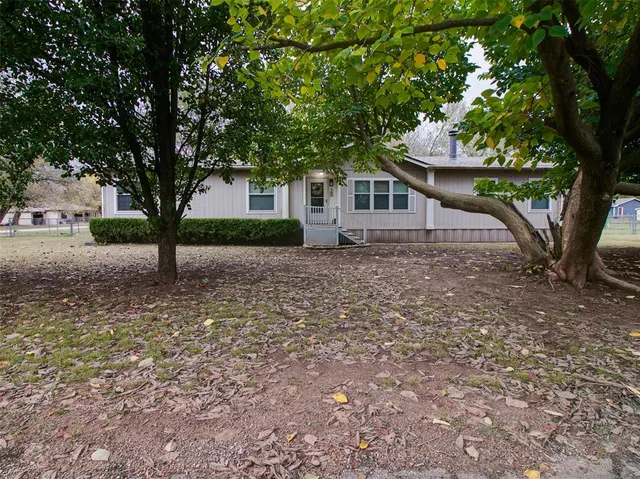 Photo 2 — 20 CLEASON Avenue, Davenport, OK 74026
