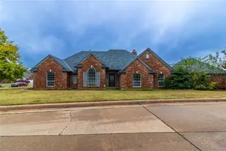 Sold home at 2301 SW 105th Court