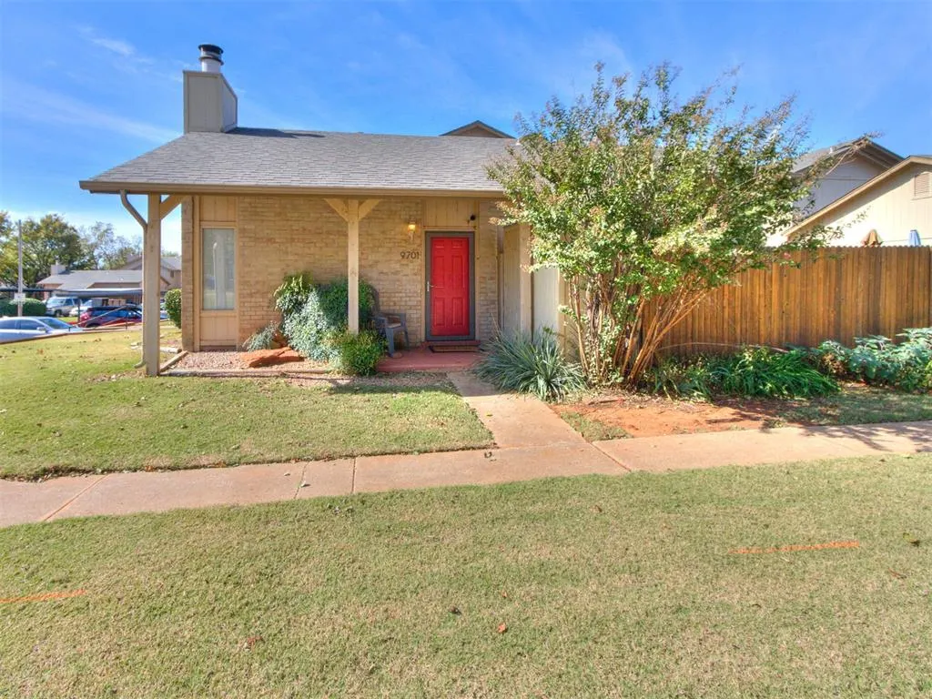 Photo 4 — 9701 Hefner Village Boulevard, Oklahoma City, OK 73162