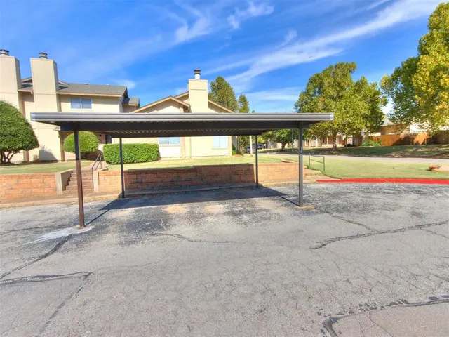 Photo 8 — 9701 Hefner Village Boulevard, Oklahoma City, OK 73162