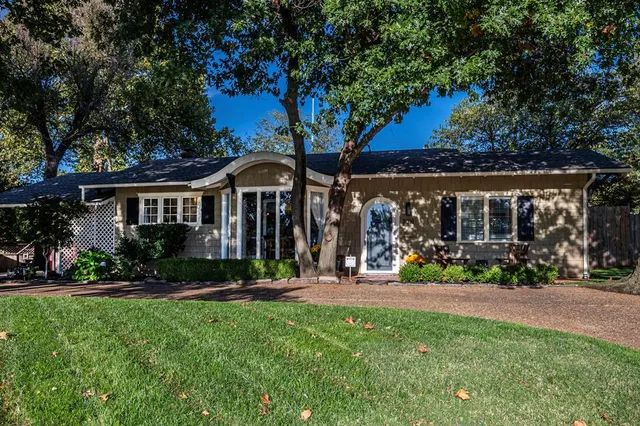 Front exterior — 3018 N Harvey Parkway, Oklahoma City, OK 73103