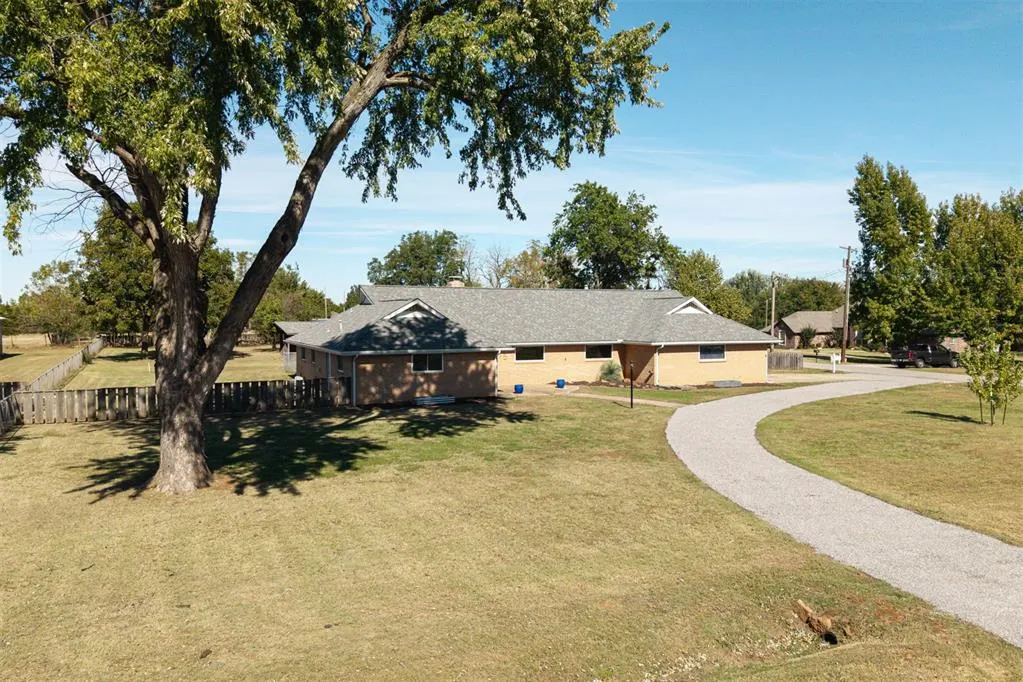 Front exterior — 2415 NE 98th Street, Oklahoma City, OK 73131