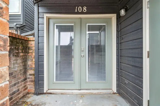 Photo 2 — 11540 N May Avenue 108E, Oklahoma City, OK 73120