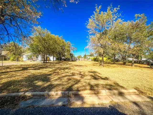 Front exterior — 1330 E Whittaker Street, Shawnee, OK 74801
