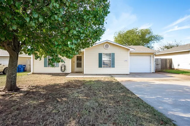 Photo 2 — 1502 N Grandview Street, Stillwater, OK 74075