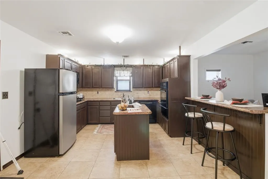 Photo 9 — 1224 NE 15th Street, Oklahoma City, OK 73117