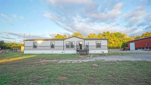 Photo 3 — 100859 S red rock Trail, Wellston, OK 74881