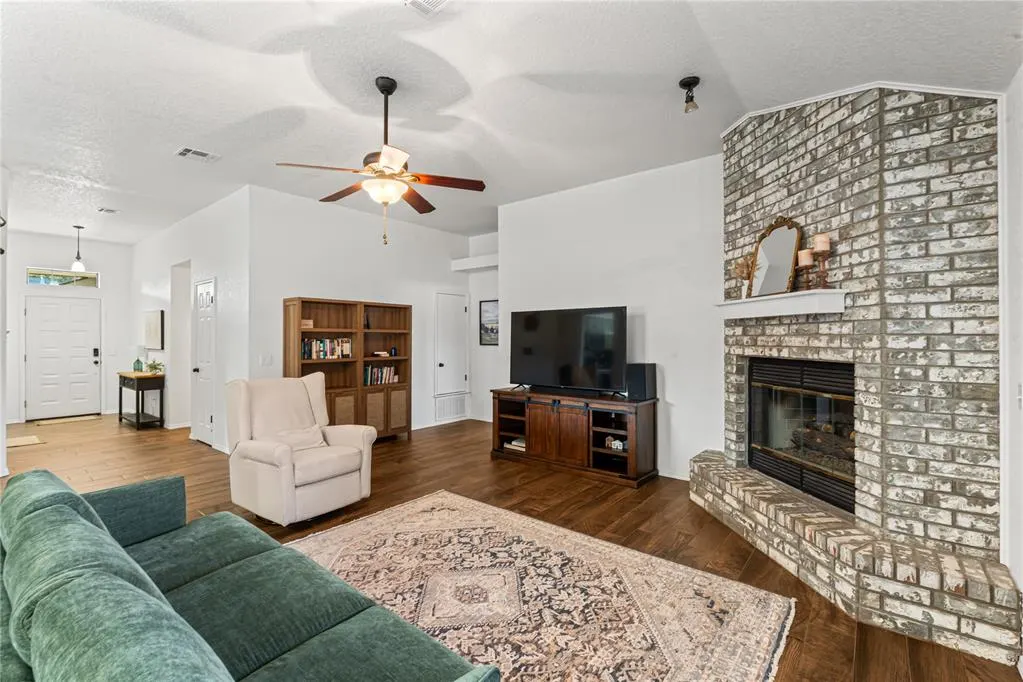 Photo 9 — 900 Blue Ridge Drive, Edmond, OK 73003