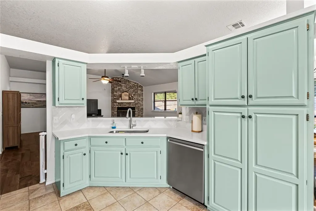 Photo 13 — 900 Blue Ridge Drive, Edmond, OK 73003