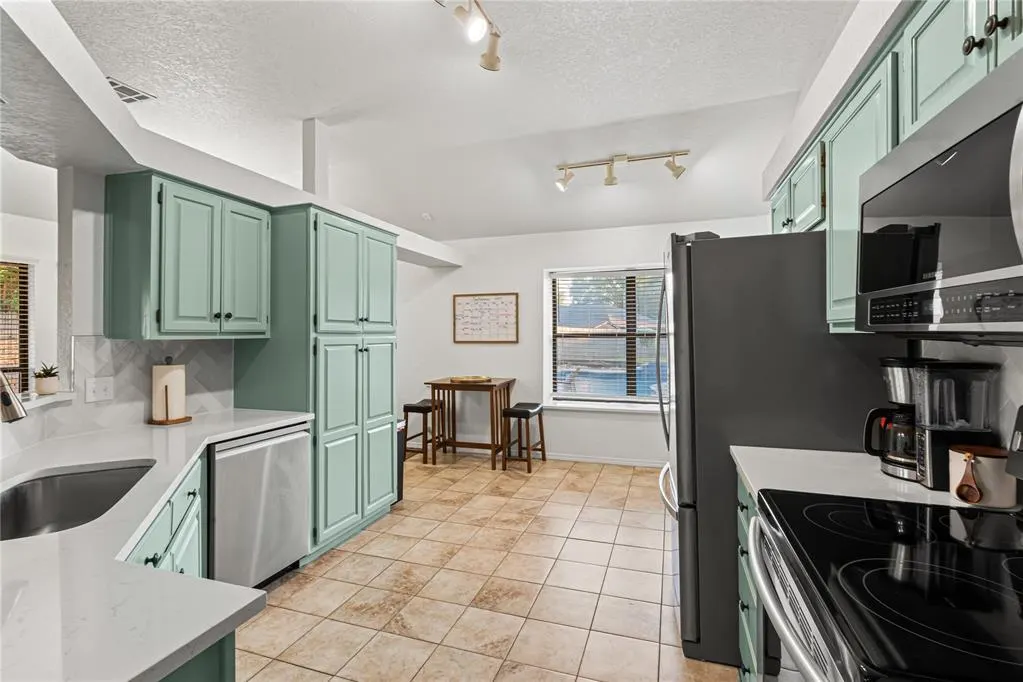 Photo 17 — 900 Blue Ridge Drive, Edmond, OK 73003