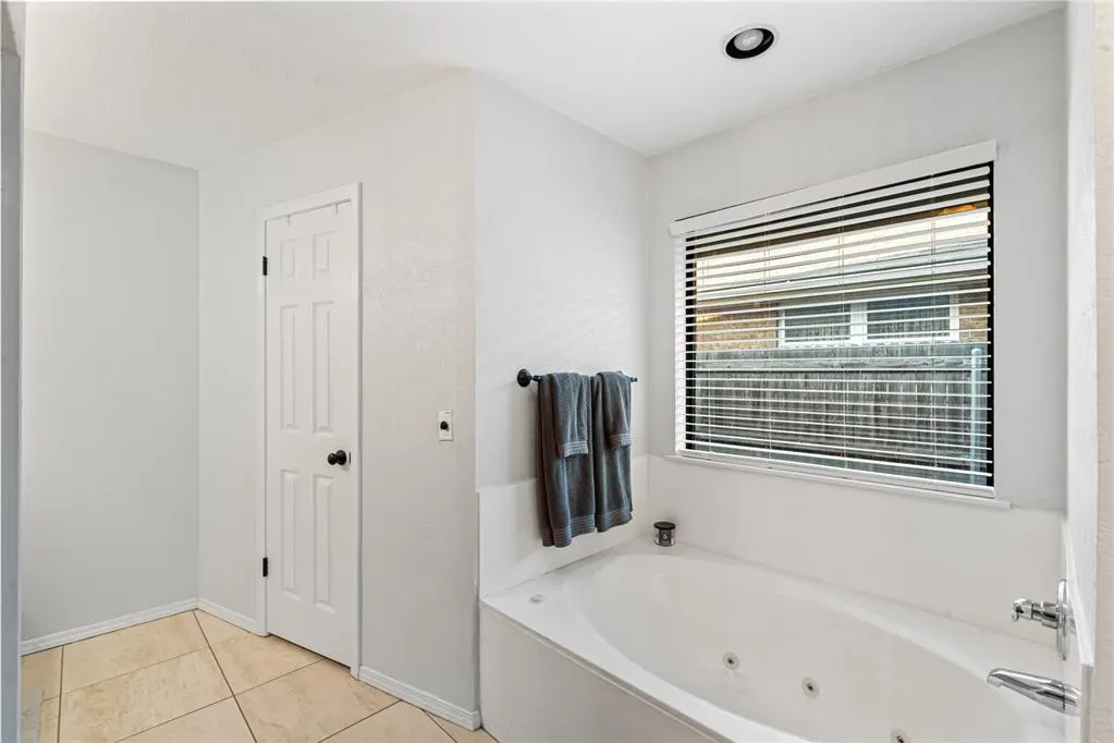 Photo 23 — 900 Blue Ridge Drive, Edmond, OK 73003