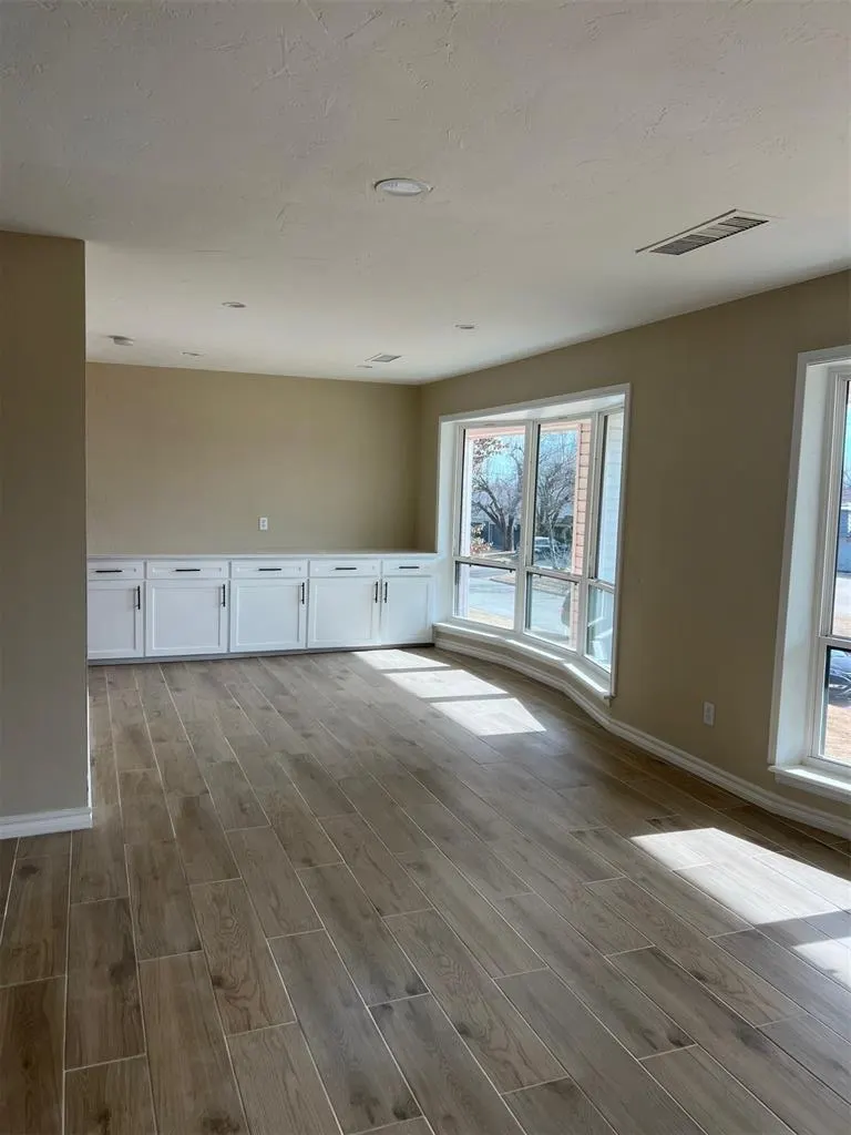 Photo 8 — 2525 NW 62nd Street 201, Oklahoma City, OK 73112