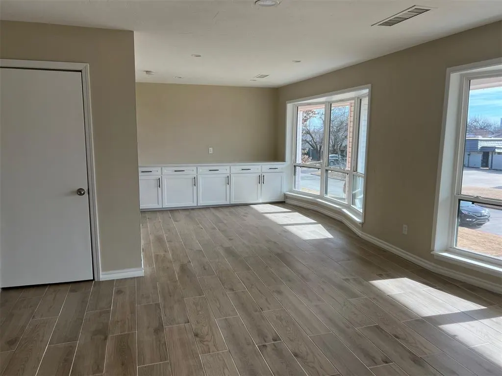 Photo 9 — 2525 NW 62nd Street 201, Oklahoma City, OK 73112