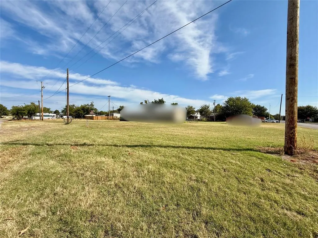 Photo 2 — 233 W 6th Street, Hydro, OK 73048