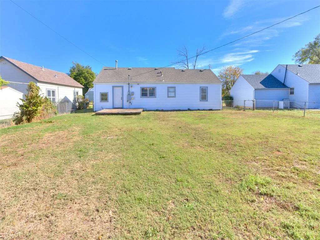 Photo 7 — 1102 S 9th Street, Kingfisher, OK 73750