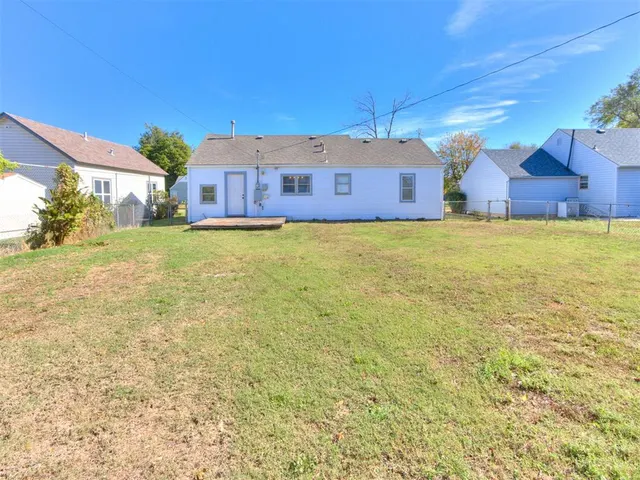 Photo 7 — 1102 S 9th Street, Kingfisher, OK 73750