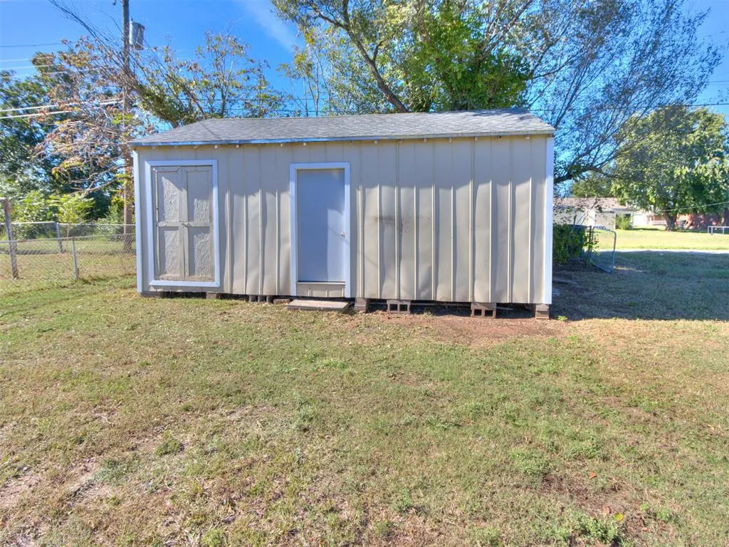 Photo 9 — 1102 S 9th Street, Kingfisher, OK 73750