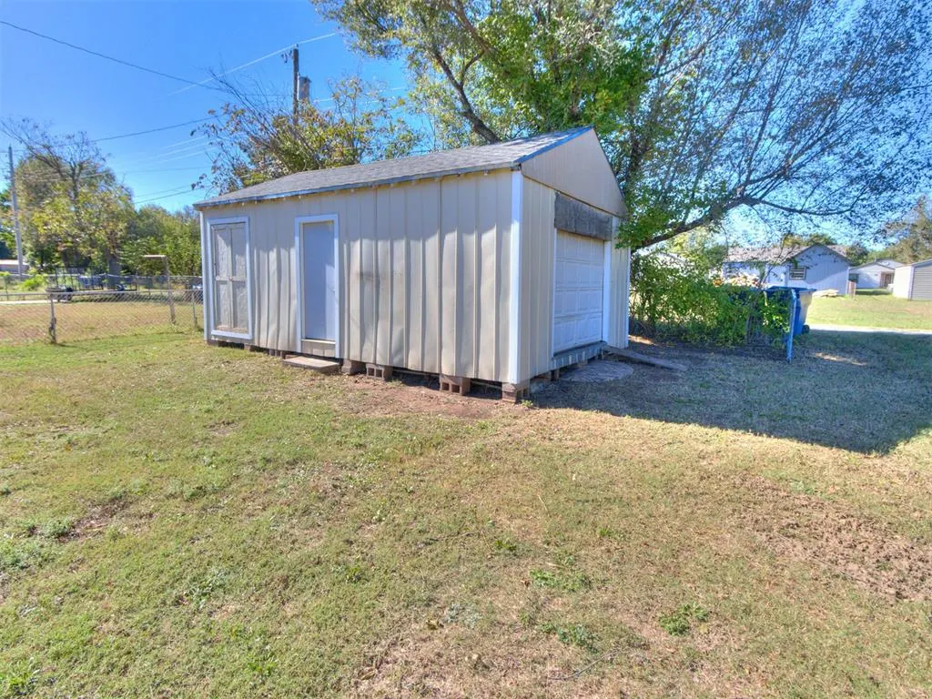 Photo 10 — 1102 S 9th Street, Kingfisher, OK 73750