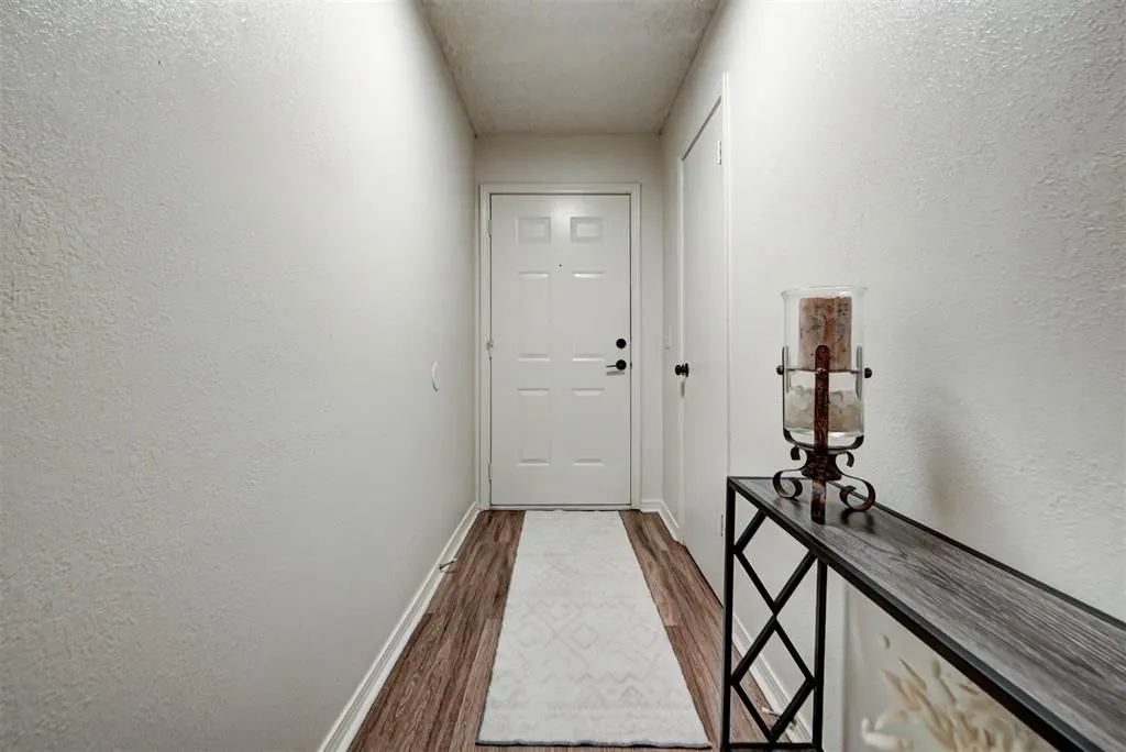 Photo 5 — 10908 Beaulaine Place, Oklahoma City, OK 73114