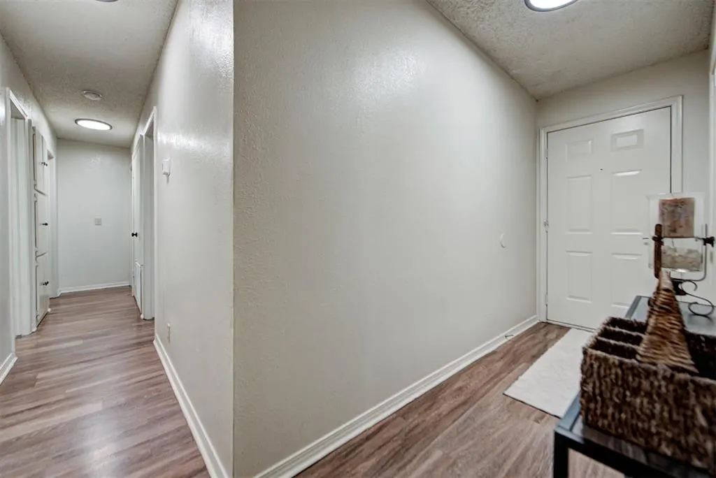 Photo 6 — 10908 Beaulaine Place, Oklahoma City, OK 73114