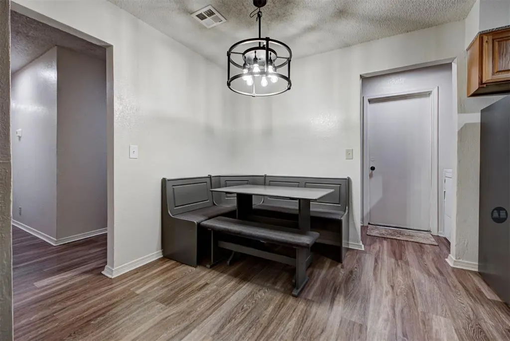 Photo 9 — 10908 Beaulaine Place, Oklahoma City, OK 73114