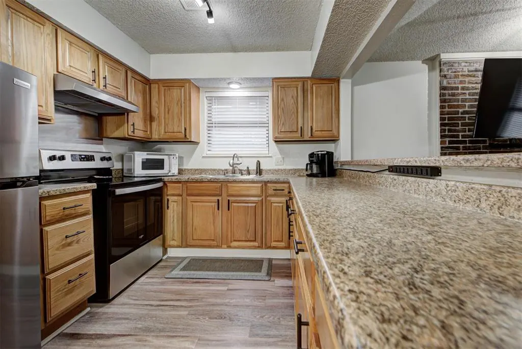 Photo 12 — 10908 Beaulaine Place, Oklahoma City, OK 73114