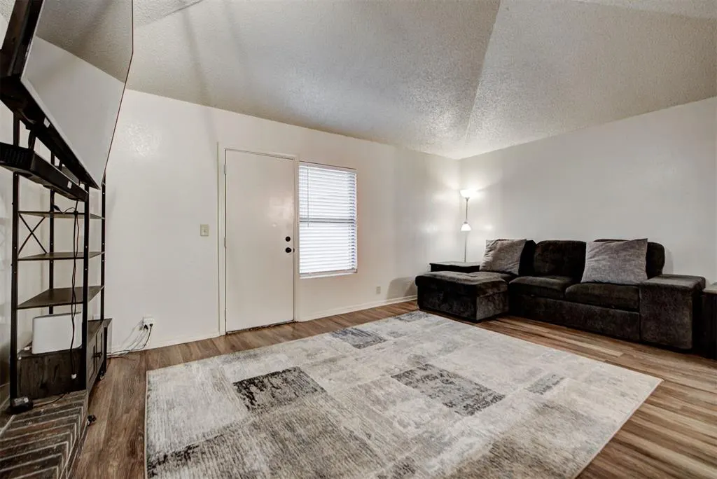 Photo 18 — 10908 Beaulaine Place, Oklahoma City, OK 73114