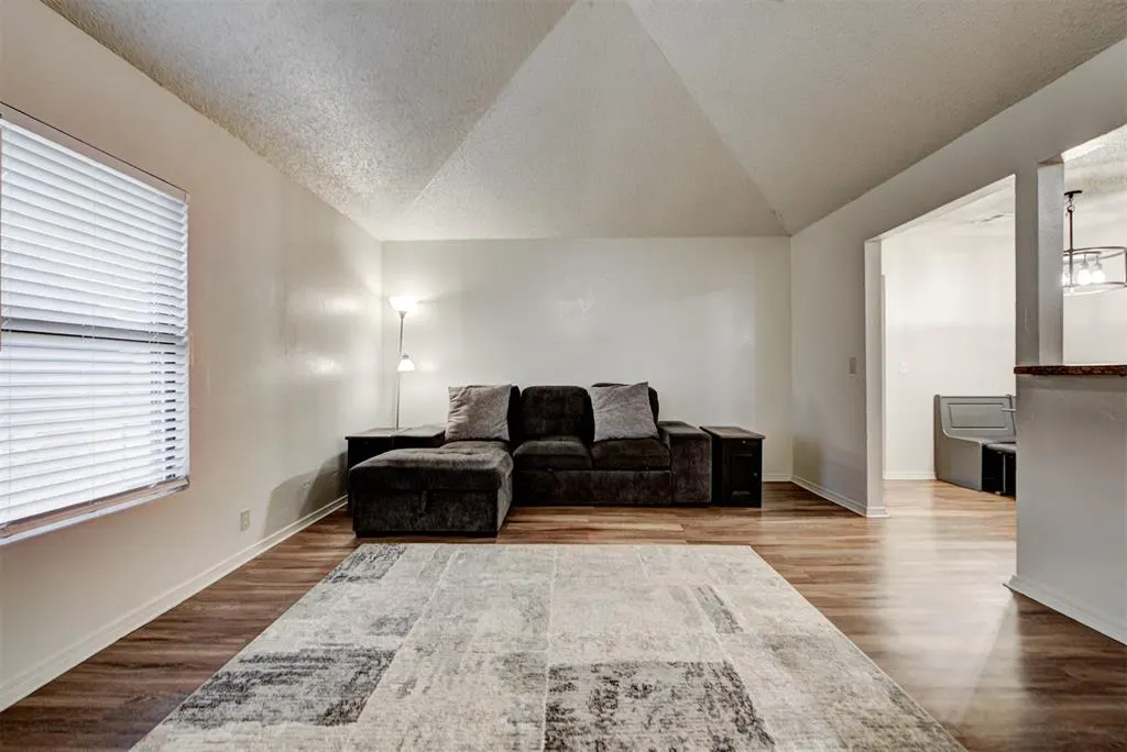 Photo 19 — 10908 Beaulaine Place, Oklahoma City, OK 73114