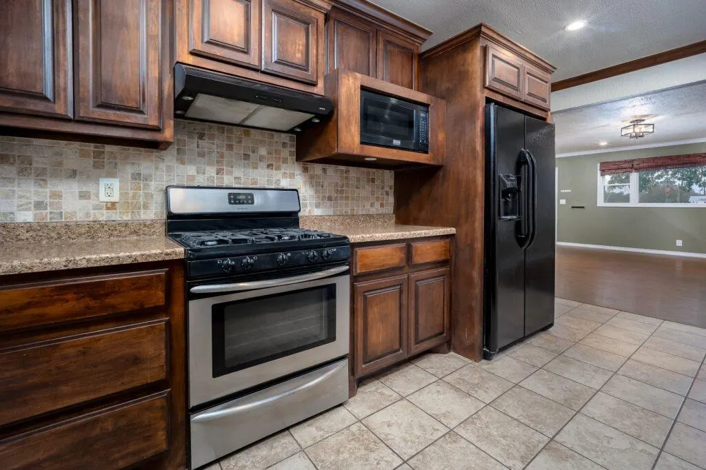 Photo 9 — 3700 N Land Avenue, Oklahoma City, OK 73112