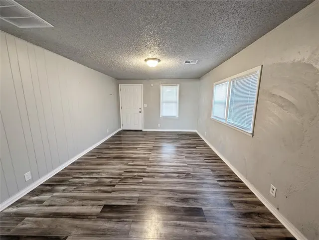 Photo 5 — 918 W Hayes Street, El Reno, OK 73036