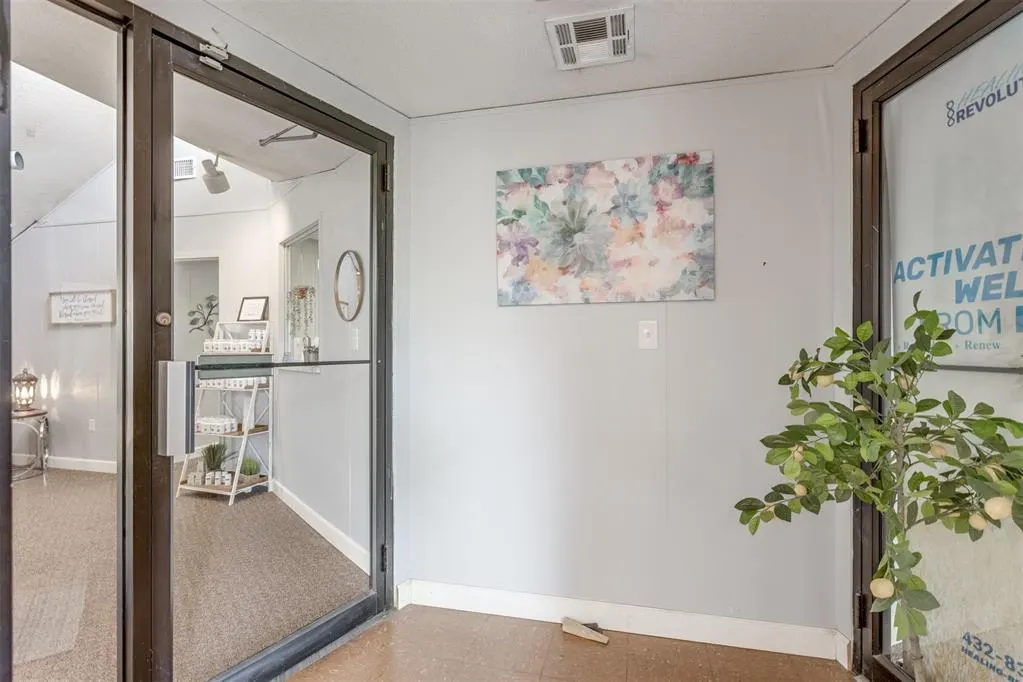 Photo 6 — 20 E Dunloup Street, Shawnee, OK 74804