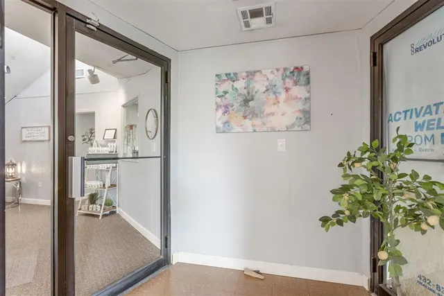 Photo 6 — 20 E Dunloup Street, Shawnee, OK 74804