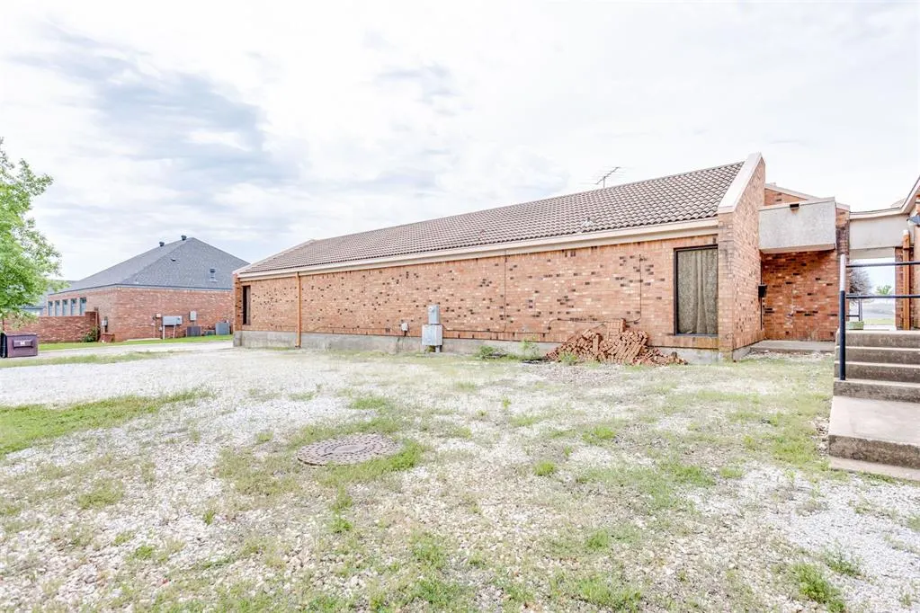 Photo 48 — 20 E Dunloup Street, Shawnee, OK 74804