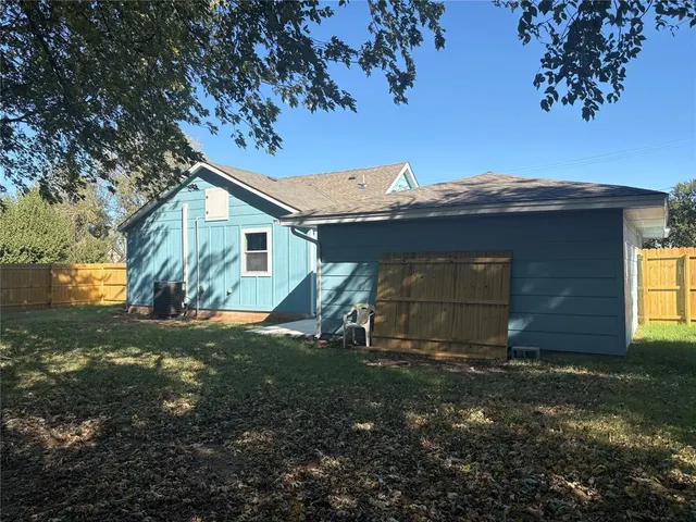 Photo 3 — 205 NW 2nd Street, Tuttle, OK 73089