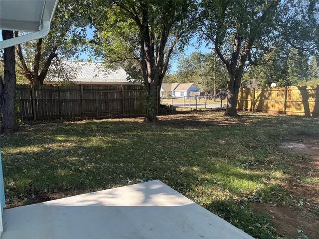 Photo 4 — 205 NW 2nd Street, Tuttle, OK 73089