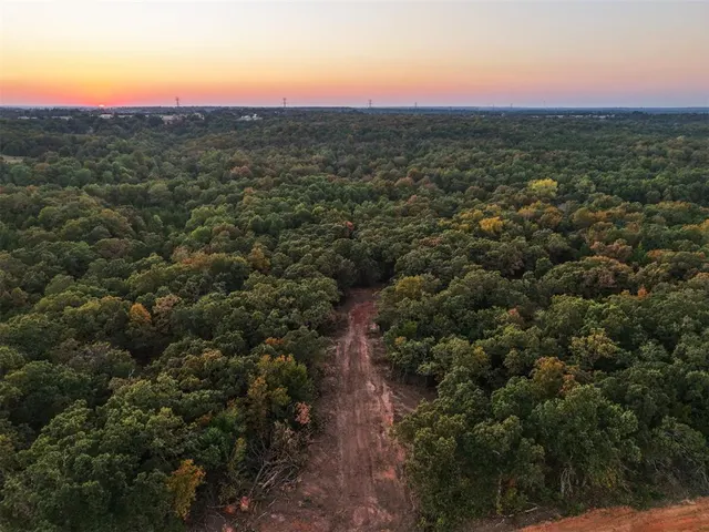 Photo 3 — 00004 E 1060 Road, McLoud, OK 74851