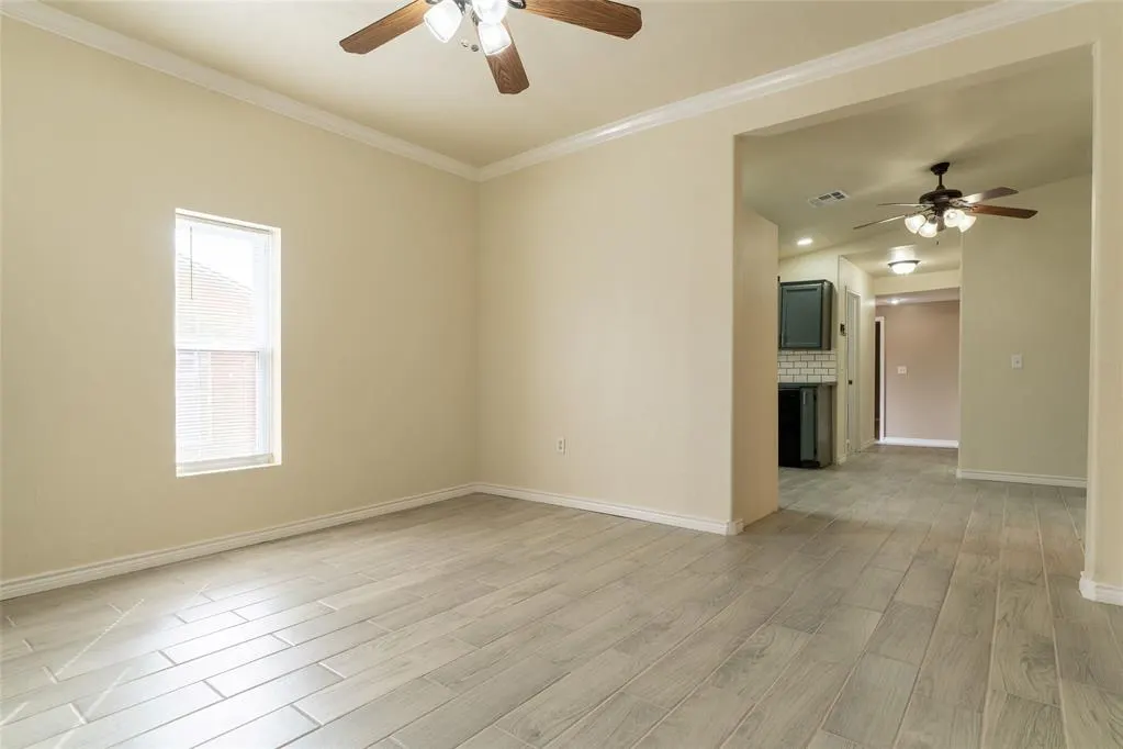 Photo 4 — 418 S 17th Street, Clinton, OK 73601
