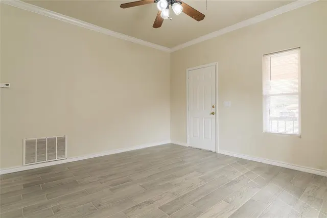 Photo 5 — 418 S 17th Street, Clinton, OK 73601