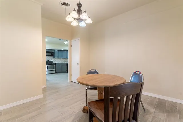 Photo 7 — 418 S 17th Street, Clinton, OK 73601