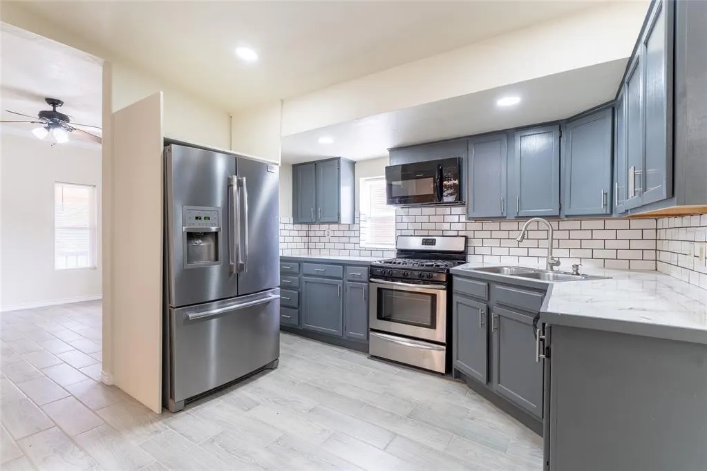 Photo 11 — 418 S 17th Street, Clinton, OK 73601