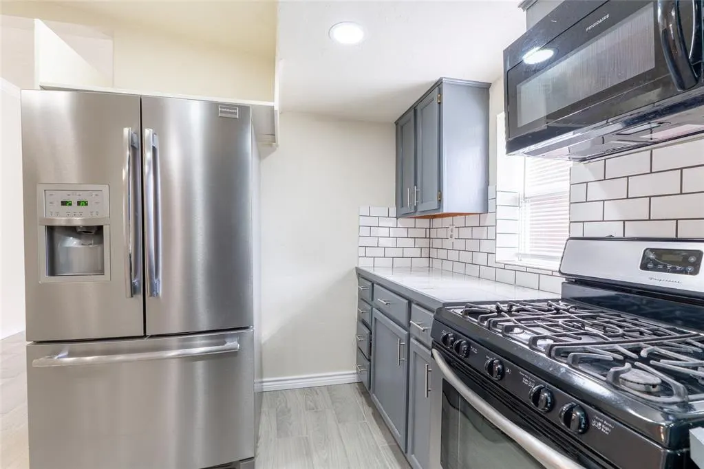 Photo 13 — 418 S 17th Street, Clinton, OK 73601