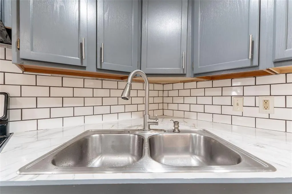 Photo 16 — 418 S 17th Street, Clinton, OK 73601