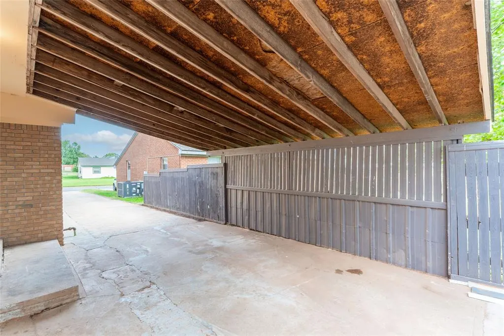 Photo 28 — 418 S 17th Street, Clinton, OK 73601