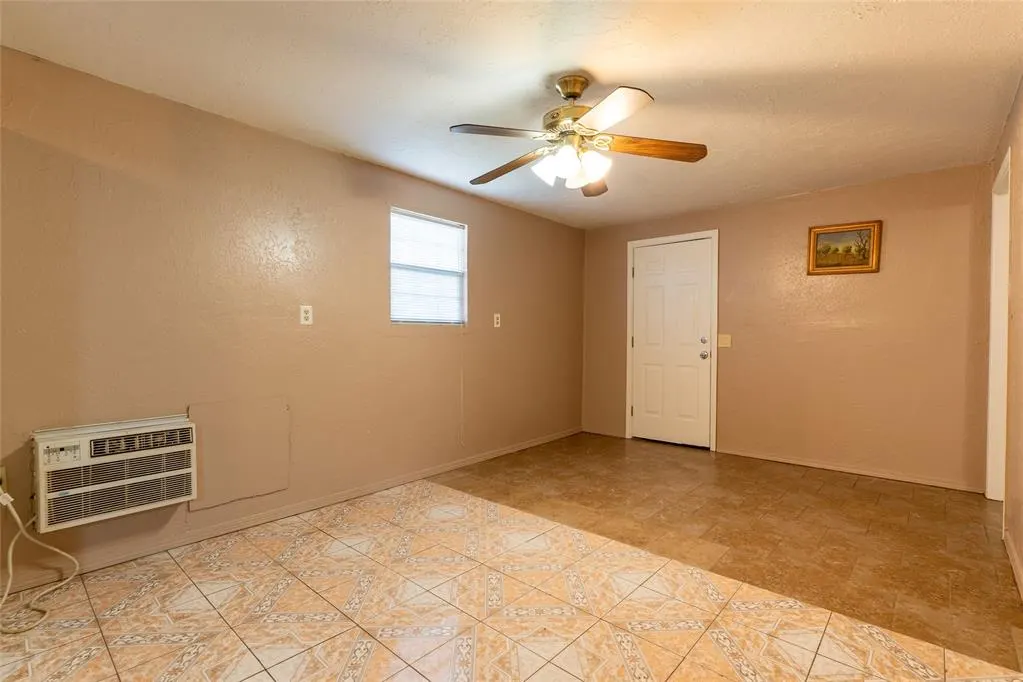 Photo 31 — 418 S 17th Street, Clinton, OK 73601
