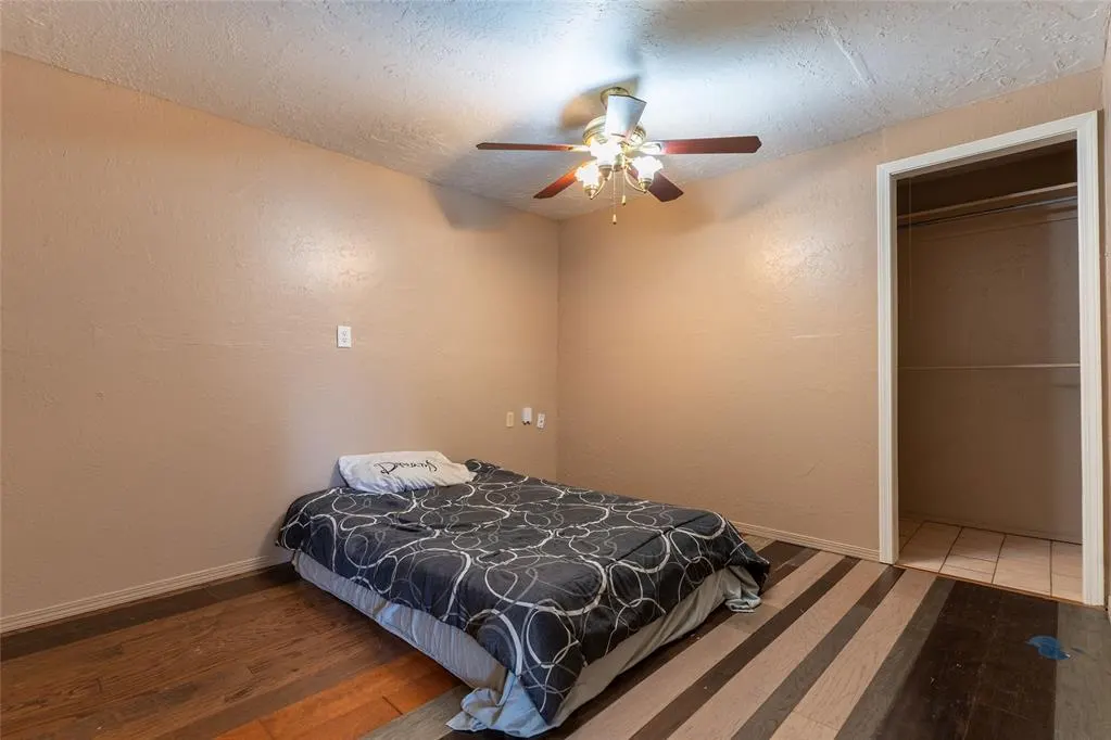 Photo 40 — 418 S 17th Street, Clinton, OK 73601