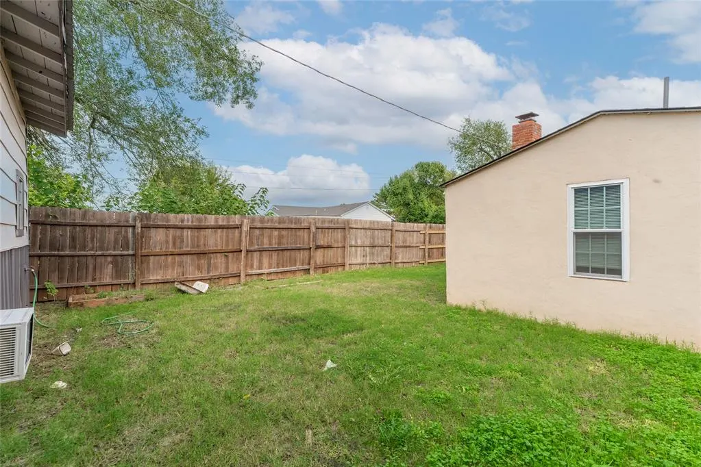 Photo 42 — 418 S 17th Street, Clinton, OK 73601