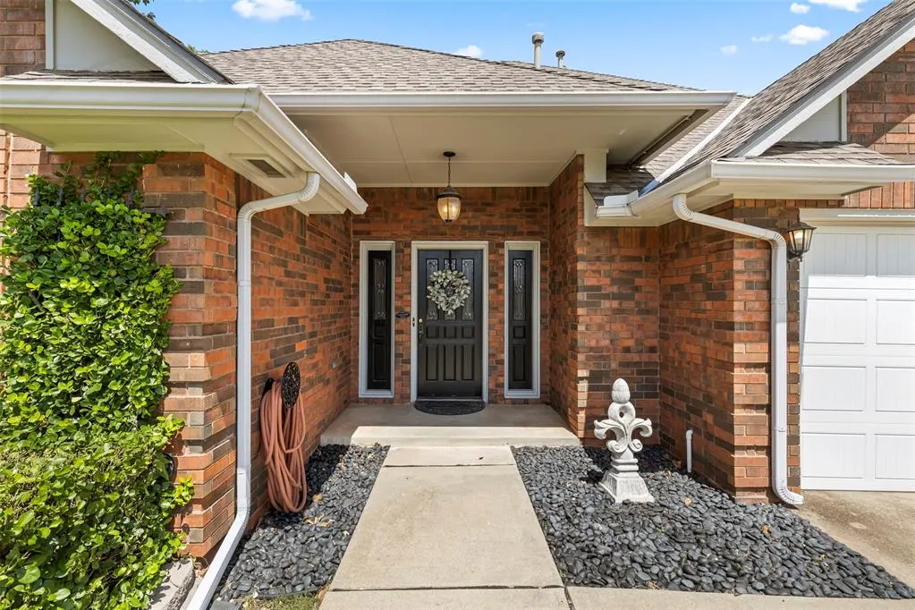 Photo 3 — 7129 NW 102nd Street, Oklahoma City, OK 73162